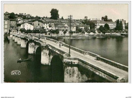 16.CONFOLENS.LE VIEUX PONT """"XIIIe S"""".VUE SUR LE QUARTIER ST-BARTHELEMY.CPSM - Confolens