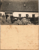 Foto  Familie Vor Haus 1918 Foto - To Identify