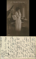 Fotokunst Erinnerung Einer Frau Mit Foto Vor Klavier Flügel 1920 - Unclassified