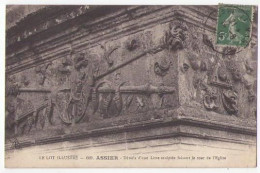 (46) 001, Assier, Le Lot Illustré 689, Litre Sculpté Faisant Le Tour De L'église - Assier