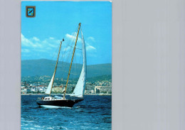 Voilier Dans La Baie De Cannes - Sailing Vessels