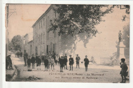 CP 11 PEYRIAC DE MER Le Monument Aux Morts Et Avenue De Narbonne - Sonstige & Ohne Zuordnung