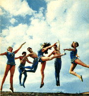 Soviet Circus Aerialists Trapeze Gymnasts Soviet Russia 1969 Unused Postcard Publ: Sovetskii Khudoshnik Moscow - Cirque