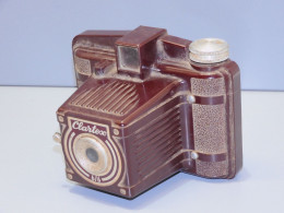 - ANCIEN APPAREIL PHOTO CLARTEX 6/6 BAKELITE ROUGE SORTI De GRENIER VITRINE     E - Cameras