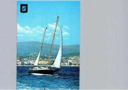 Voilier Dans La Baie De Cannes - Sailing Vessels