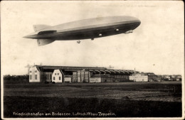 CPA Friedrichshafen Am Bodensee, Luftschiff Graf Zeppelin über Der Werft, LZ 127 - Otros & Sin Clasificación