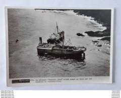 Photo 20cmx14,5cm Paris-Soir Du Steamer " Benemer City " Coupé En Deux Sur Les Rochers De Cornouailles ... Lot165 . - Boats