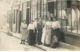 Carte Photo à Localiser - Femmes Devant Un Magasin De Vêtement - Tiendas