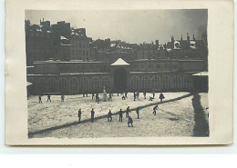 Carte-Photo De PARIS - Ecole Polytechnique - Eleves Dans La Cour Sous La Neige - Onderwijs, Scholen En Universiteiten