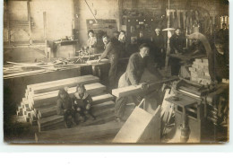 Carte-Photo D'un Intérieur De Scierie - Artisanat