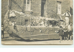 Carte-Photo - Carnaval - Char En Forme De Bateau (peut-être Mohon) - Te Identificeren