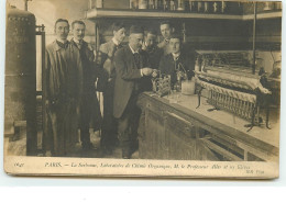 PARIS - La Sorbonne, Laboratoire De Chimie Organique, M. Le Professeur Aller Et Ses Elèves - Onderwijs, Scholen En Universiteiten