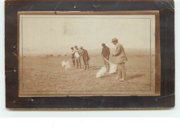 Bulgarie - RPPC - Hommes Dans Un Champs Avec Des Filets - Chasse Aux Sauterelles - Grasshopper Hunting. - Bulgaria