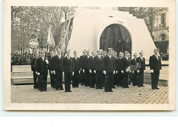 TOURS - Carte-Photo D'un Groupe D'homme - Cachet Corniche Marchand - Photo Vignault - Tours