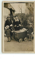 TEBESSA - Carte-Photo  De Femmes Avec Des Enfants Dont L'un En Landau - Tebessa