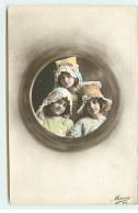 Enfant - Grete Reinwald - Trois Fillettes Dans Un Médaillon - Surréalisme - Portraits