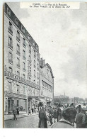 PARIS XI - La Rue De La Roquette - La Place Voltaire Et La Mairie Du XIème - Hôtel Des Bains - Arrondissement: 11