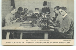 PARIS XII  - Ministère De L'Intérieur - Maison De Convalescence - Les Métiers - La Dactylographie - Paris (12)