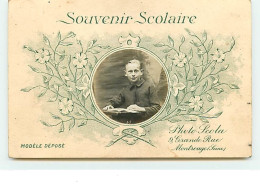 Souvenir Scolaire - Photo Scola Montrouge - Eleve Dans Un Médaillon - Ecoles