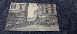 CARTOLINA  FRASCATI- PIAZZA ROMA E VIA CESARE BATTISTI- PERIODO REGNO FORMATO PICCOLO NON VIAGGIATA - Andere Monumenten & Gebouwen