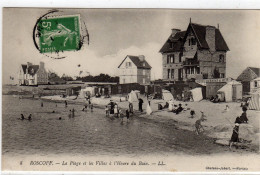 Roscoff La Plage Et Les Villas à L'heure Du Bain - Roscoff