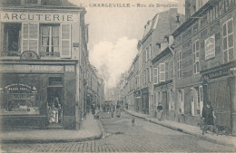 Charleville (08 Ardennes) Rue De Bourbon Devanture Charcuterie Maison Tobie Au 1er Plan - édit Cormault & Papeghin N° 21 - Charleville