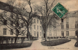 61 , Cpa ALENCON , Cour D'entrée Du Lycée (15541) - Alencon