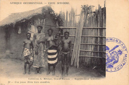 Côte D'Ivoire - NU ETHNIQUE - Une Jeune Mère Bien Encadrée - Ed. L. Métayer 29 - Costa D'Avorio