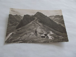 LE COL DU TOURMALET  RESTAURANT VIEILLES AUTOS EN CONTRE BAS ( 65 Hautes Pyrenees ) 1955 - Bagneres De Bigorre