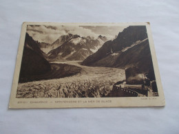 CHAMONIX  ( 74 Haute Savoie )  MONTENVERS ET LA MER DE GLACE ANIMEES TRAIN A LA GARE 1935 - Chamonix-Mont-Blanc