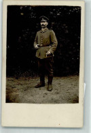 39803121 - Ein Landser In Uniform Mit Schnurrbart Und Zigarette - Weltkrieg 1914-18