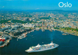 72785893 Oslo Norwegen Havna Med Aker Brygge Og Radhuset Oslo - Norway