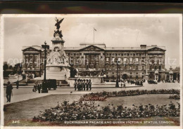 71664186 London Buckingham Palace And Queen Victoria Statue - Autres & Non Classés