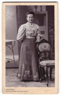 Fotografie Ludwig Mertens, Rendsburg, Junge Dame In Bluse Und Rock  - Anonymous Persons