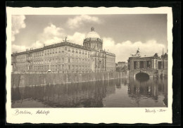 AK Berlin, Blick Auf Das Schloss  - Mitte