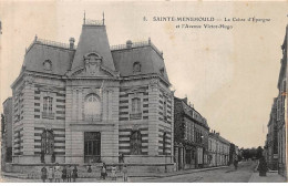 SAINTE MENEHOULD - La Caisse D'Epargne Et L'Avenue Victor Hugo - Très Bon état - Sainte-Menehould