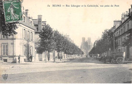 REIMS - Rue Libergier Et La Cathédrale, Vue Prise Du Port - Très Bon état - Reims