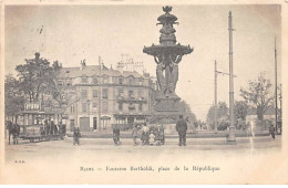 REIMS - Fontaine Bartholdi - Place De La République - Très Bon état - Reims