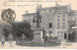 VERDUN - La Statue Et La Place Chevert - Vue Prise D'en Face - Très Bon état - Verdun