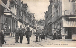 DOUAI - La Rue De La Madeleine - Très Bon état - Douai