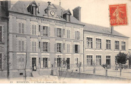 NEMOURS - L'Ecole De Jeunes Filles - Très Bon état - Nemours