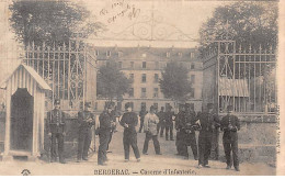 BERGERAC - Caserne D'Infanterie - Très Bon état - Bergerac