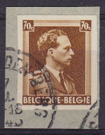 Belgique - N°427 Léopold III Col Ouvert 70c Brun Non-dentelé Oblit. Sur Fragment - 1936-1957 Collo Aperto