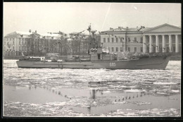 Fotografie Unbekannter Fotograf, Ansicht Leningrad, Russisches Kriegsschiff Kleinkampfschiff 685 Der SO-1 Klasse  - Lieux