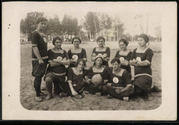 Fotografie Volleyball, Junge Frauen In Sportbekleidung Sportverein VTJ M  - Sporten