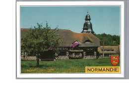 NORMANDIE - Un Manoir Normand Belle Demeure Colombage Clocher église Blason Normandie Carte Vierge - Basse-Normandie