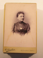 PHOTO 17X11  Jeune Femme Souriante Cliche OUVIERE MARSEILLE  - Oud (voor 1900)