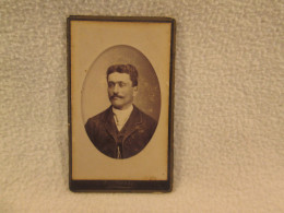 PHOTO CDV - Homme En Medaillon Cliche C PIERRE PARIS  REF/PH198 - Oud (voor 1900)