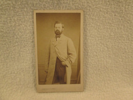 PHOTO CDV - Homme En Manteau Cliche THIBAULT PARIS REF/PH202 - Alte (vor 1900)