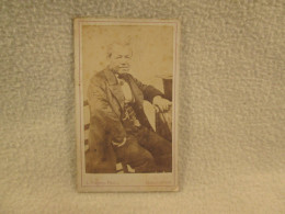 PHOTO CDV - Homme Assis Cliche L FRAGNEY PARIS  REF/PH205 - Anciennes (Av. 1900)